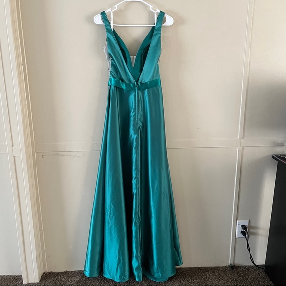 Ashley & Justin Bridesmaids Emerald Green Satin Formal Ball Gown Size 6 NWT Lace - Picture 15 of 15